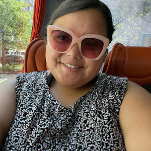 Meet your Posher, Caitlin